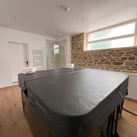 Ty Navarin - Bel Avec Apartmán Brest